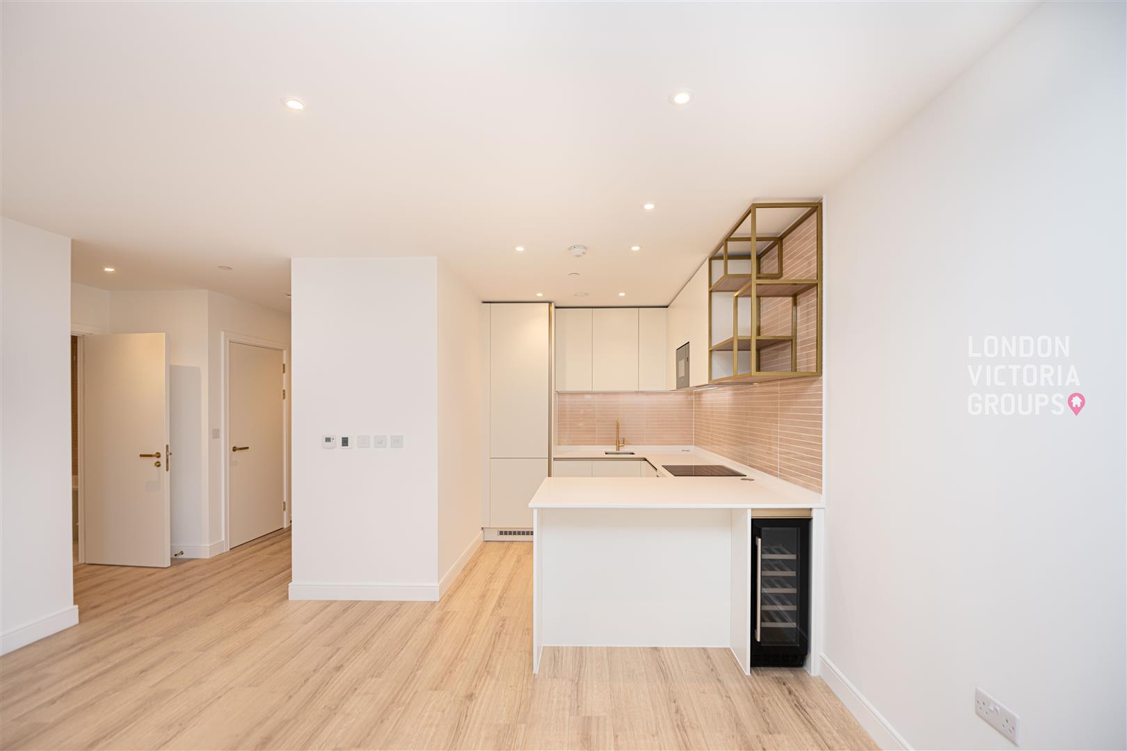 1 bed property in Waterview House, 12 Quay Walk, London